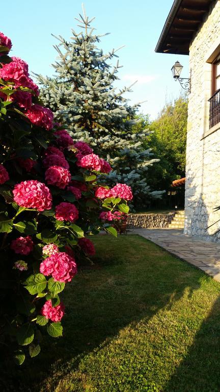 Posada San Tirso Tonanes Exterior photo